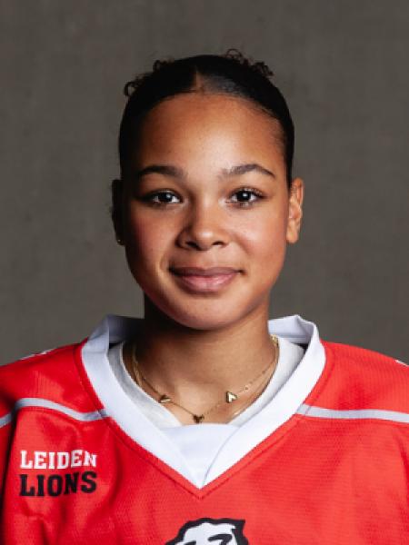 Aurora Arendasova portrait