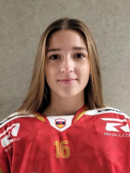 Hélena America portrait